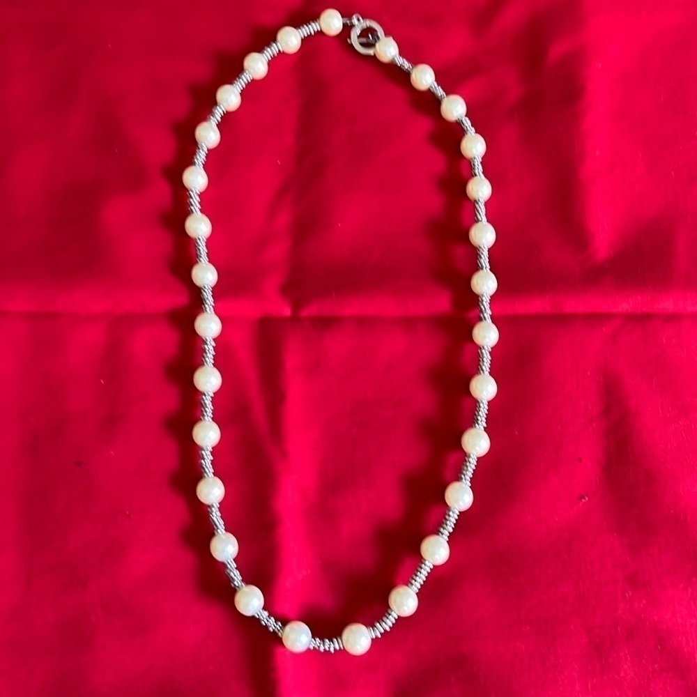 Chaps Pearl and silver beads necklace.